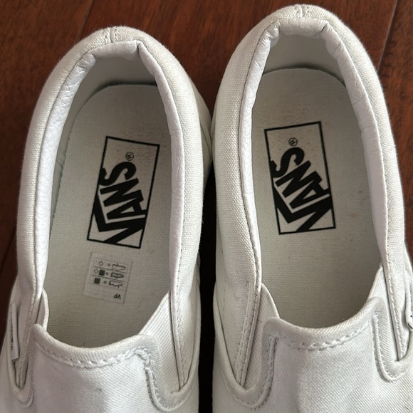White vans size 7.5 women’s 6.0 men’s - Picture 6 of 7
